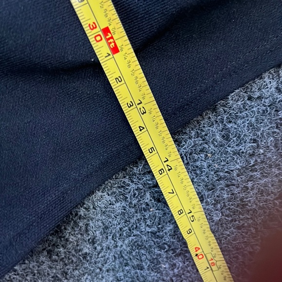 Under Armour lot of two loose fit heatgear shorts like new condition Sz large - Picture 7 of 8